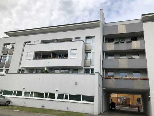 Außenstellplatz in zentraler Lage zu vermieten!