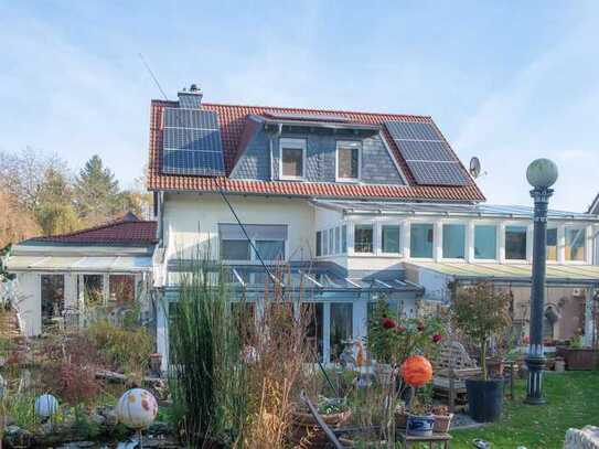 Mehrgenerationen MFH mit 4 Wohnungen leer od vermietet, Solarsystem, Kamin, Sauna, Teich / 2450€/m²