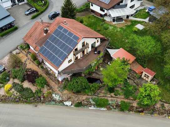 Idyllisches Einfamilienhaus mit Einliegerwohnung