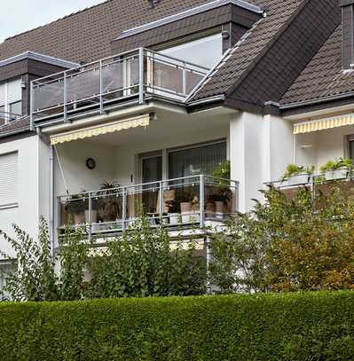 Holtausen: Ruhige Lage in grüner Umgebung. Rooftop-Dachterrassen-Wohnung im 2. OG. 3 Zimmer. EBK.