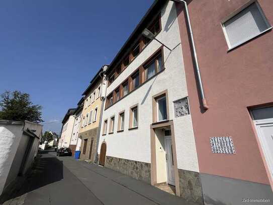 Großzügiges Einfamilienhaus mit Einliegerwohnung und tollem Rheinblick