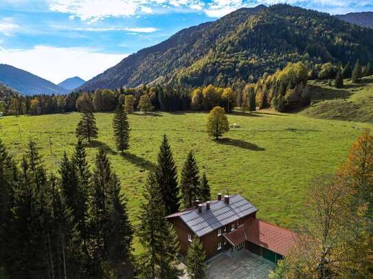 Sonnige 2-Zimmer-Wohnung im 1. Obergeschoss mit Gartennutzung #alleinlage #naturpur #berge #dahoam