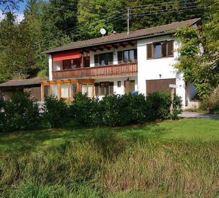 Sanierungsbedürftiges EFH in sonniger Lage mit Bergblick, in unmittelbarer Nähe von Teisendorf