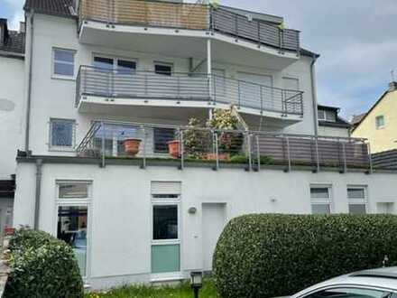 Bonn-Oberkassel, großzügige 2 bis 3 Zimmer Wohnung in zentraler Lage mit PKW Tiefgaragenstellplatz