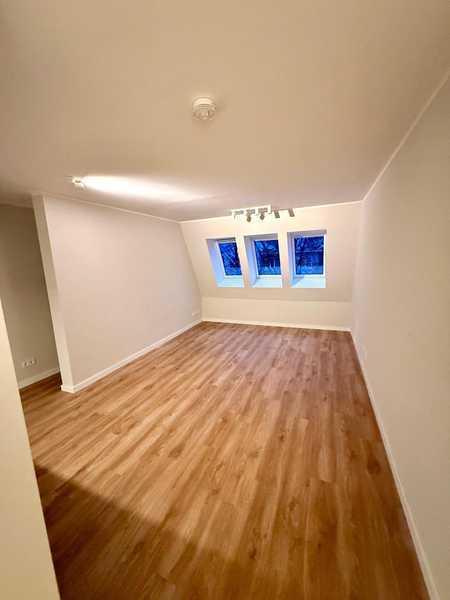 Helle 2-Zimmer Wohnung im 4. OG in Hamburg-Eilbek