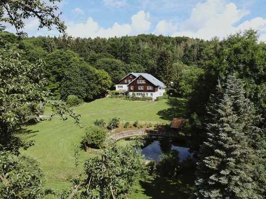 Geräumige, preiswerte und sehr große Villa in Kaltennordheim