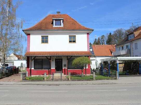 Wohnhaus mit Anbau in zentraler Lage!