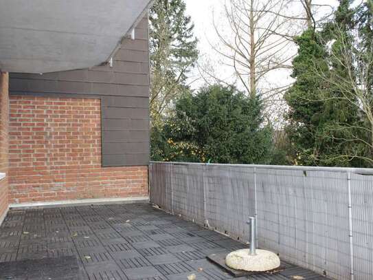 Hausmarke Immobilien - Schöne Zweizimmerwohnung mit Dachterrasse und Blick ins Grüne