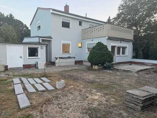 Schönes Einfamilienhaus mit Garten und Dachterasse in toller Lage