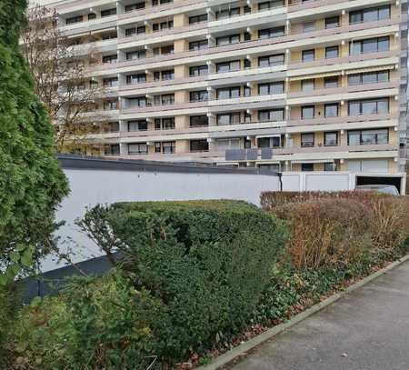 Provisionsfrei ! Interessante, barrierefreie 3 Zi. Whg. mit Blk., Aufzug u. Garage in ruhiger Lage