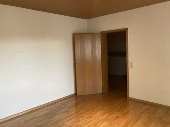 Helle, gut geschnittene 2-Zimmer Wohnung in Weinheim Mult