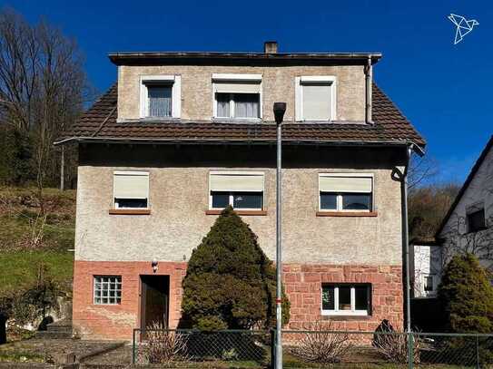 HIER SCHLUMMERT POTENTIAL 🤩 Sanierungsbedürftiges Mehrfamilienhaus mit Traumaussicht in Lindach!