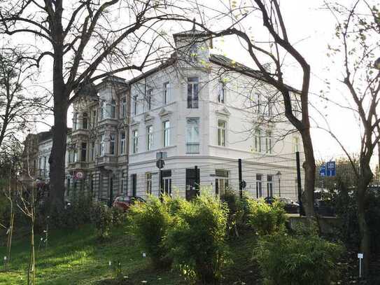 Exklusiver Traumblick zum Botanischen Garten mit Balkon, Einbauküche und Garage in Bonn-Poppelsdorf