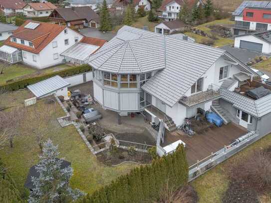 Modernes Zweifamilienhaus mit einer Einliegerwohnung