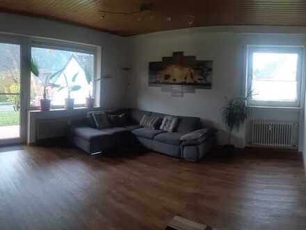 Schöne helle zwei Zimmerwohnung mit Terrasse