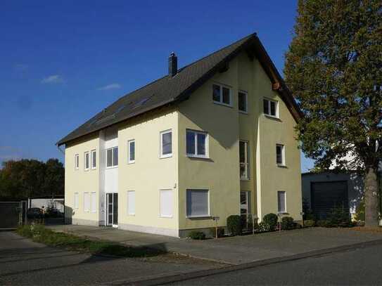 Ihr neues Büro im Dachgeschoss!
Zwei helle Räume für Ihr Office!