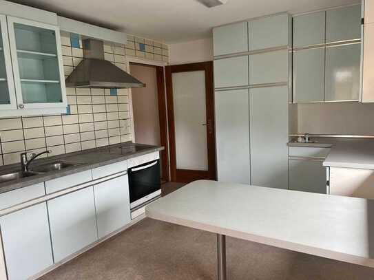 Wi-Erbenheim / Living in a quiet location /3 rooms, kitchen, fireplace, balconies and terrace!