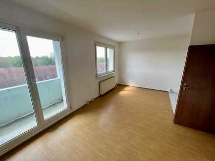 Schöne 3- Raum- Wohnung in Wolfen mit Balkon