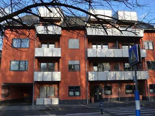 Souterrainwohnung mit großer Terrasse im Herzen von Bergheim