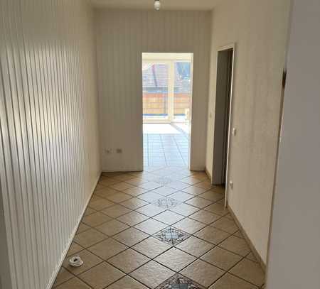 Freundliche u. gepflegte 3-Raum-Wohnung mit Balkon in Saarbrücken-Eschringen mit schöner Weitsicht