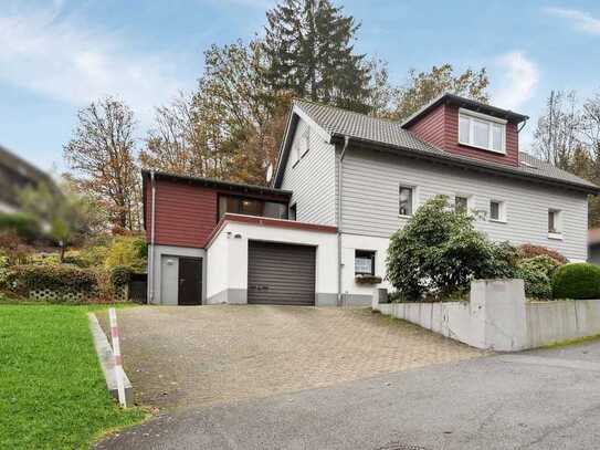 Wunderschönes Einfamilienhaus mit Einliegerwohnung und Garage am Waldrand in Lüdenscheid-Wettringhof