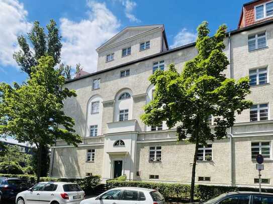 Bezugsfreie 4 Zimmer Wohnung mit Loggia nahe der Schlossstraße