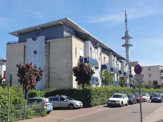 Geschmackvolle, vollst. renovierte 2-Zimmer-Erdgeschosswohnung mit Terrasse