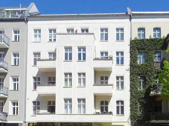 Attraktive, bezugsfreie
2-Zimmer-Altbauwohnung
in Bestlage
