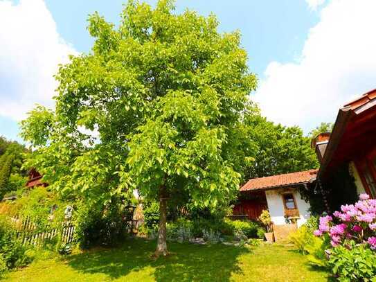 Idyllisch gelegenes Traumhaus in parkähnlichem Anwesen!!!