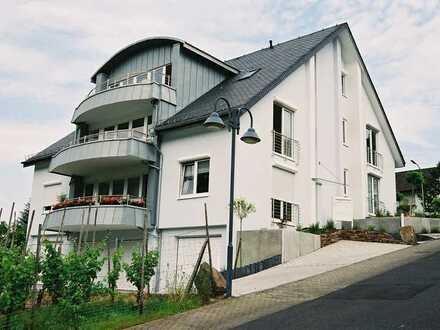 Gepflegte DG-Wohnung mit zweieinhalb Zimmern sowie Balkon in Cochem