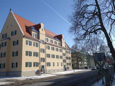 Stilvolle 2 Zimmer - Maisonettewohnung mit Loggia