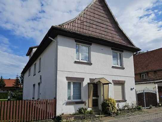 Unglaublich Platz zum Wohlfühlen auf überschaubarem Grundstück. Mehrfamilienhaus in Veckenstedt