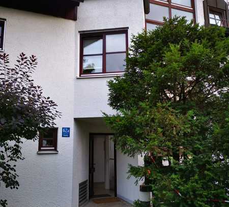 Gepflegte 2,5-Zimmer Gartenwohnung mit EBK in Trudering, München