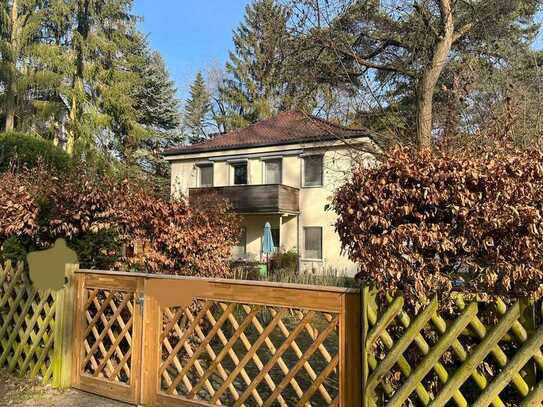 PRIVAT! Schönes, idyllisches, helles Einfamilienhaus in grüner und zentraler Lage Nikolassee/Wannsee
