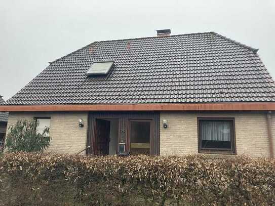 Hier spricht der Preis! Einfamilienhaus mit Einliegerwohnung in Hövelhof