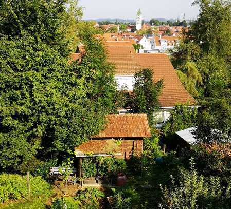 Zweifamilienhaus mit herrlichem Garten in Lauflage zur Altstadt