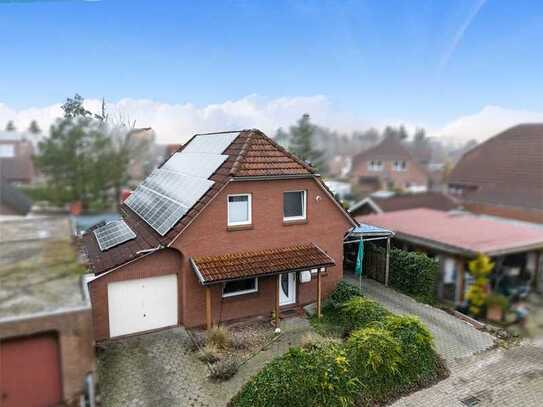 Einfamilienhaus mit PV-Anlage und Garage!