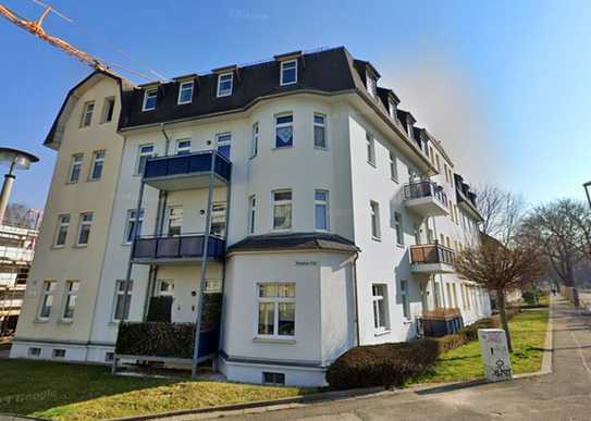 *** Hübsche 2-Raum-Dachgeschosswohnung mit Einbauküche in Chemnitz-Altendorf ***