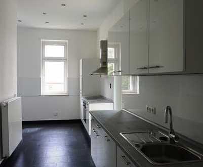 **Stilvolle 4 Zimmer-Whg. mit Wintergarten, Holzdielen und Einbauküche** (WE 6)