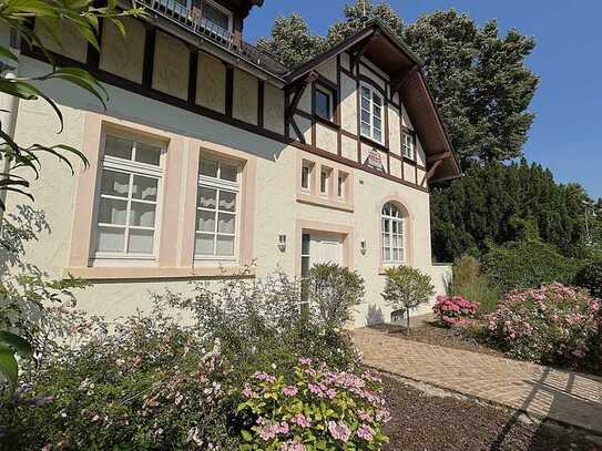 Luxuriöse Stadtvilla im Herzen von Königstein mit Burgblick (auch gewerblich nutzbar)