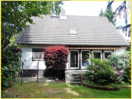 Hermsdorf! Freistehendes Einfamilienhaus (OKAL) mit Vollkeller in idyllischer Ruhiglage