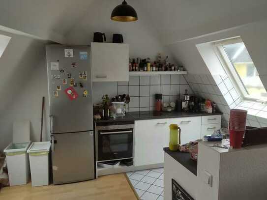 Ansprechende, gepflegte 3-Zimmer-DG-Wohnung mit gehobener Innenausstattung in Weidenpesch, Köln
