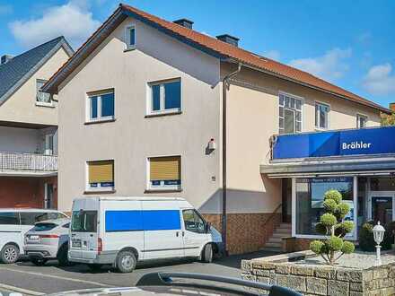 2-Familien-Wohnhaus mit Ladengeschäft