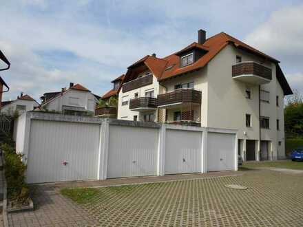 Wunderschöne 3-Zi DG Wohnung mit Balkon , Garage in Ansbach-Eyb