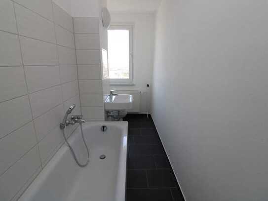 Perfect Match! Moderne 2 Raum Wohnung mit sonnigem Balkon!