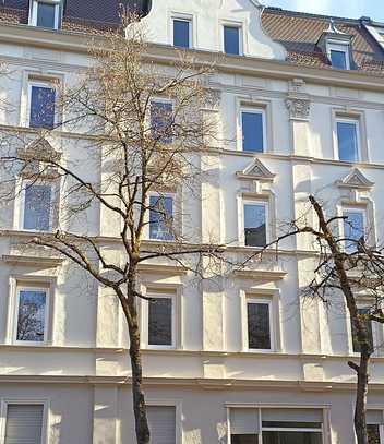 Hell und großzügig - 5 Zimmer-Wohnung Jugendstilhaus Bismarckviertelg mit Balkon und EBK in Augsburg