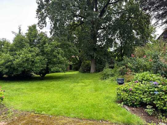 Traumhaftes Baugrundstück mit Altbestand im Zentrum von Hittfeld