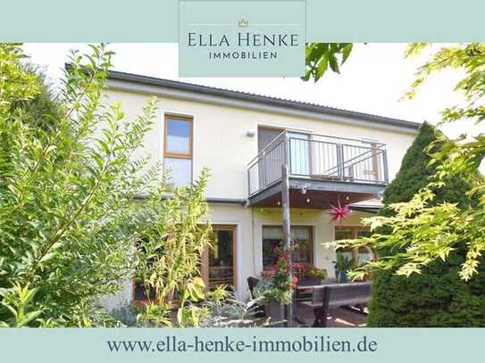 Wunderschönes, modernes Einfamilienhaus mit schönem Garten + Nebengebäude als Büro/Wohnung