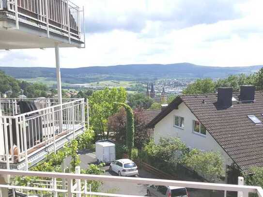 Offene, frisch renovierte, helle 3Zimmer-Wohnung im Herzen Gelnhausens / Südhang mit Fernblick