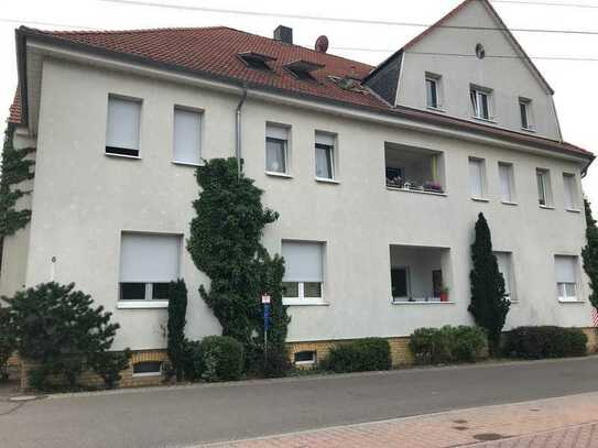 moderne schöne helle 2 Raum Wohnung mit Balkon